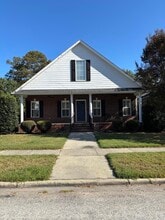 Building Photo - 3113 Mayflower Ln