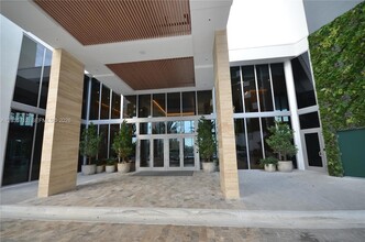 Building Photo - 16385 Biscayne Blvd