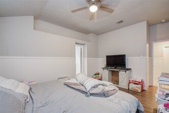 Building Photo - 5010 Village Springs Dr