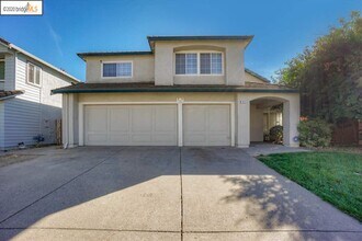 Building Photo - 4973 Ridgeview Dr