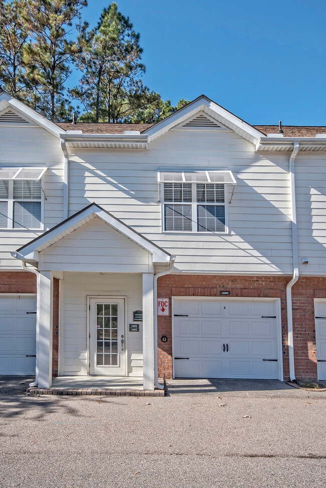 Foto del edificio - 1602 Basildon Rd