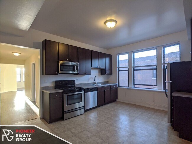 Foto del edificio - 2319 N Kedzie Blvd