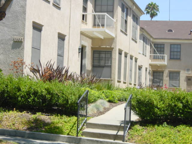 Building Photo - 1316 Havenhurst Dr