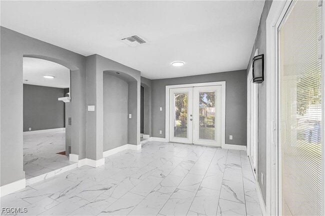 Foto del edificio - 4472 E Riverside Dr