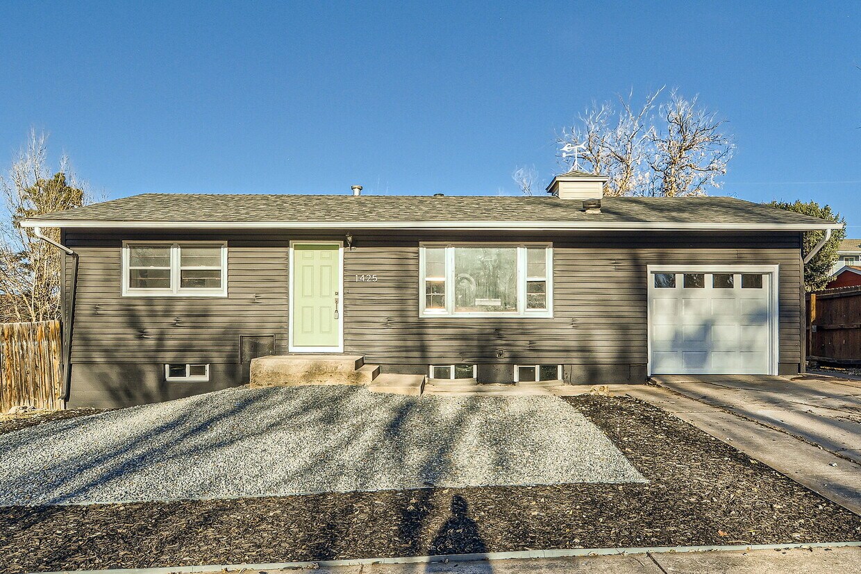 Primary Photo - 1425 Northview Dr