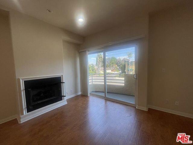 Foto del edificio - 4921 Kester Avenue Apt #104, Los Angeles, ...