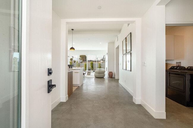 Building Photo - 361 W Sunview Ave