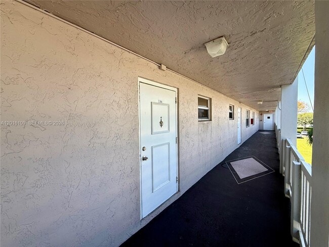 Building Photo - 1075 Riverside Dr
