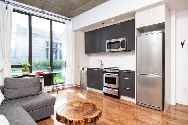 Building Photo - 1 Rue De Castelnau O