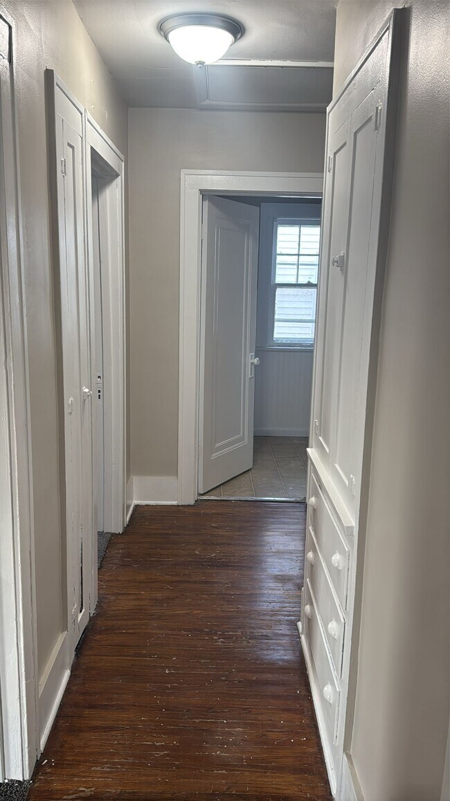Foto del edificio - 1720 Barrows St