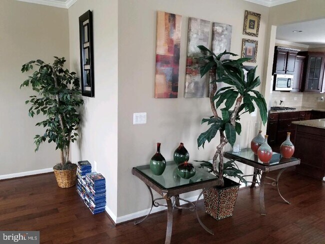 Building Photo - 44167 Seawolve Square