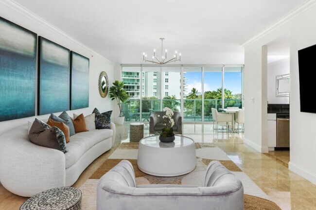 Building Photo - 550 SE Mizner Blvd