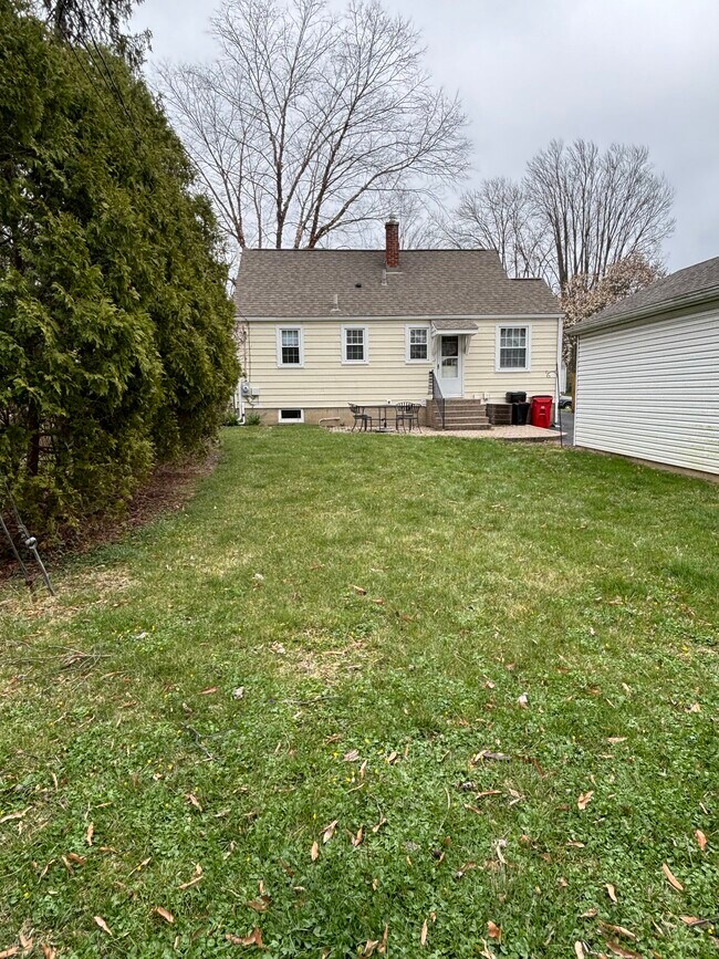 Building Photo - 5681 Indianola Ave