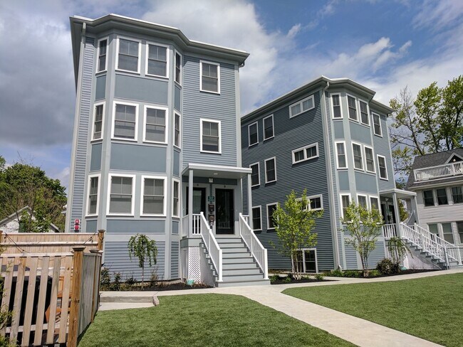 Building Photo - Gorgeous five bedroom in Allston
