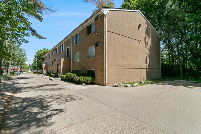 Building Photo - Charming 1 bedroom