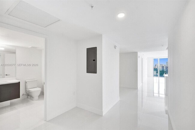 Foto del edificio - 330 Sunny Isles Blvd