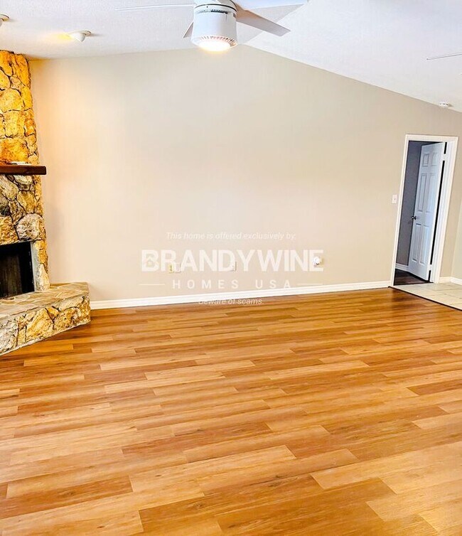 Building Photo - Village Green In West Orlando