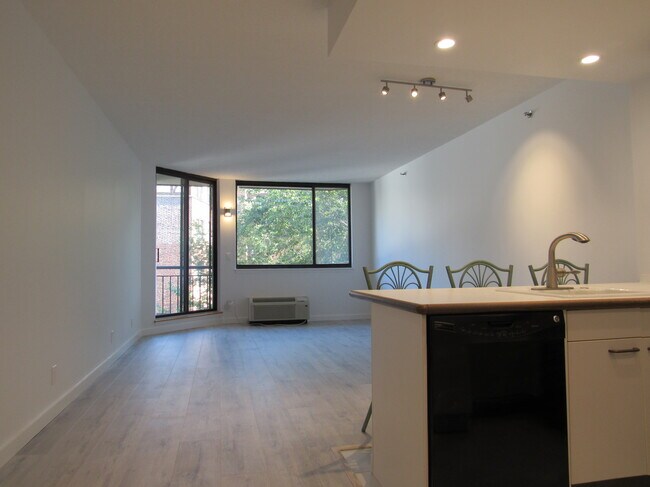 Foto del edificio - 50 E Hartsdale Ave