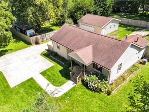 Building Photo - 4980 Ainsley Ave