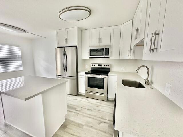 Building Photo - 478 Fanshaw L