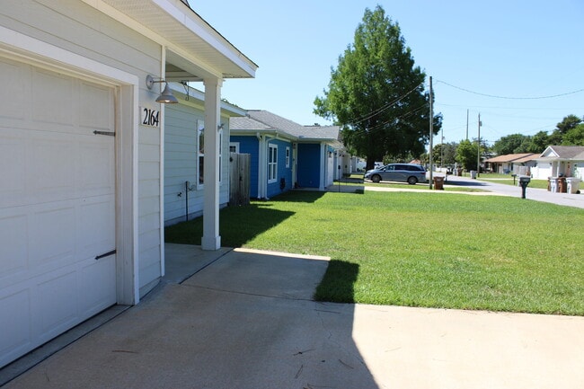 Building Photo - 2164 Wind Trace Rd N