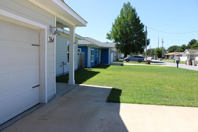 Foto del edificio - 2164 Wind Trace Rd N