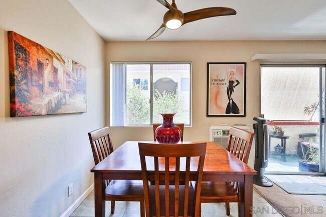 Building Photo - San Carlos 1-Bedroom Available Now!