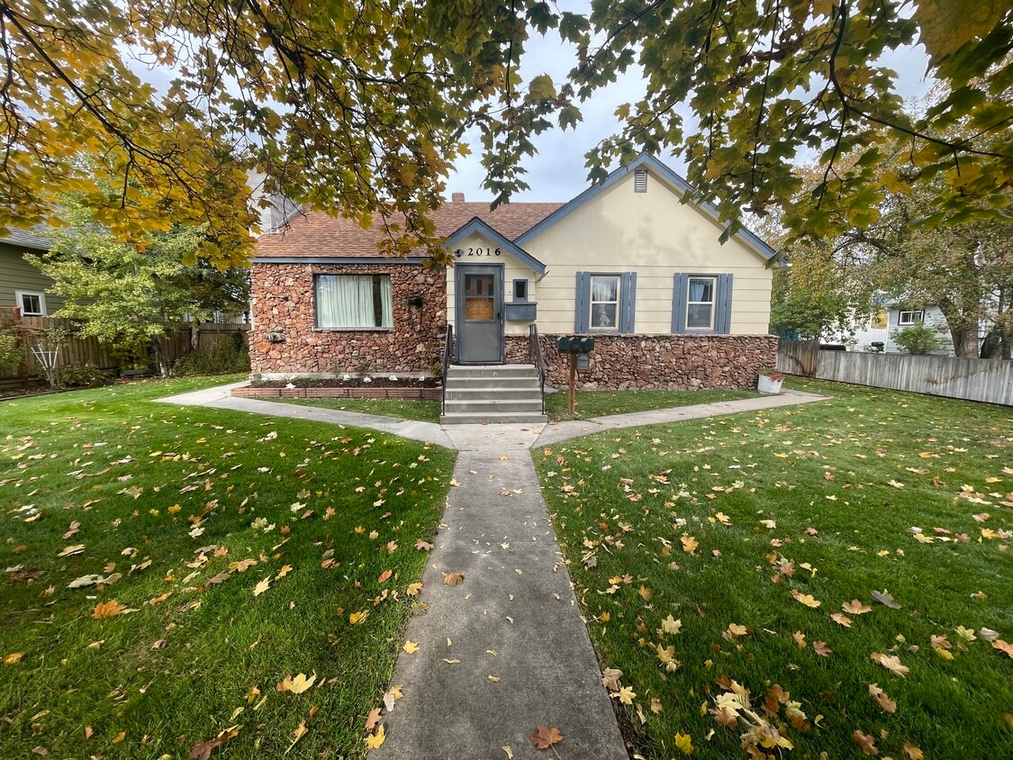 2016 S 13th St W, Missoula, MT 59801 House for Rent in Missoula, MT