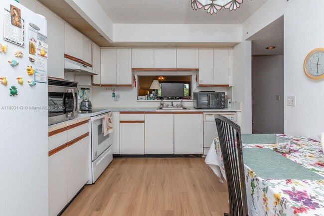 Foto del edificio - 500 SW 130th Terrace