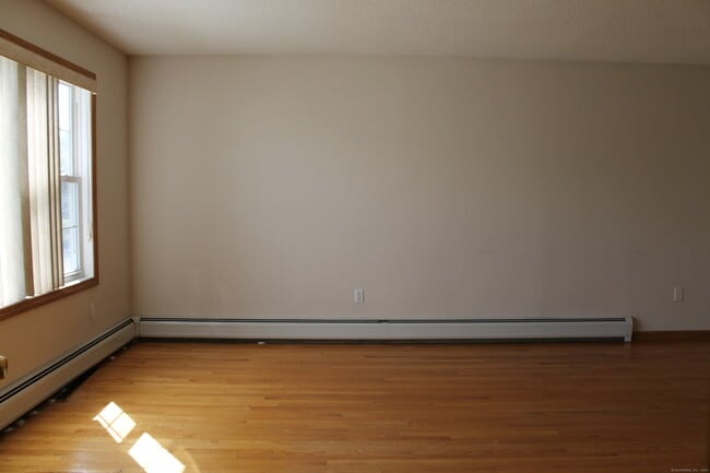 Foto del edificio - 30 1/2 Mallory St