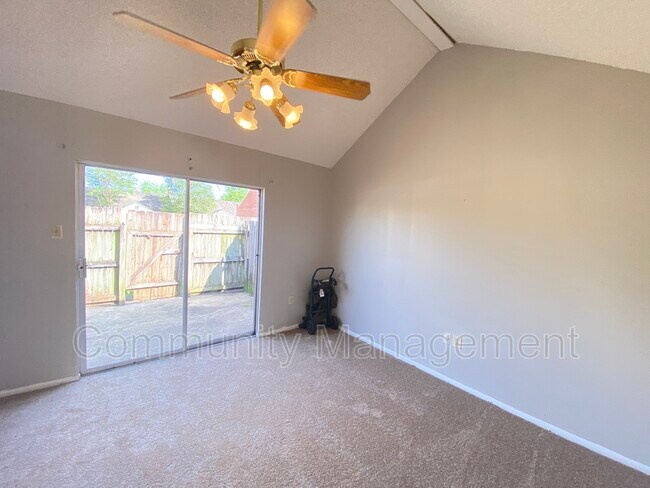 Building Photo - 9139 Ridge Pine Dr