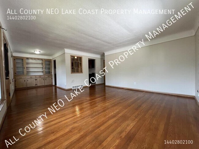 Foto del edificio - 8017 Fernhill Ave