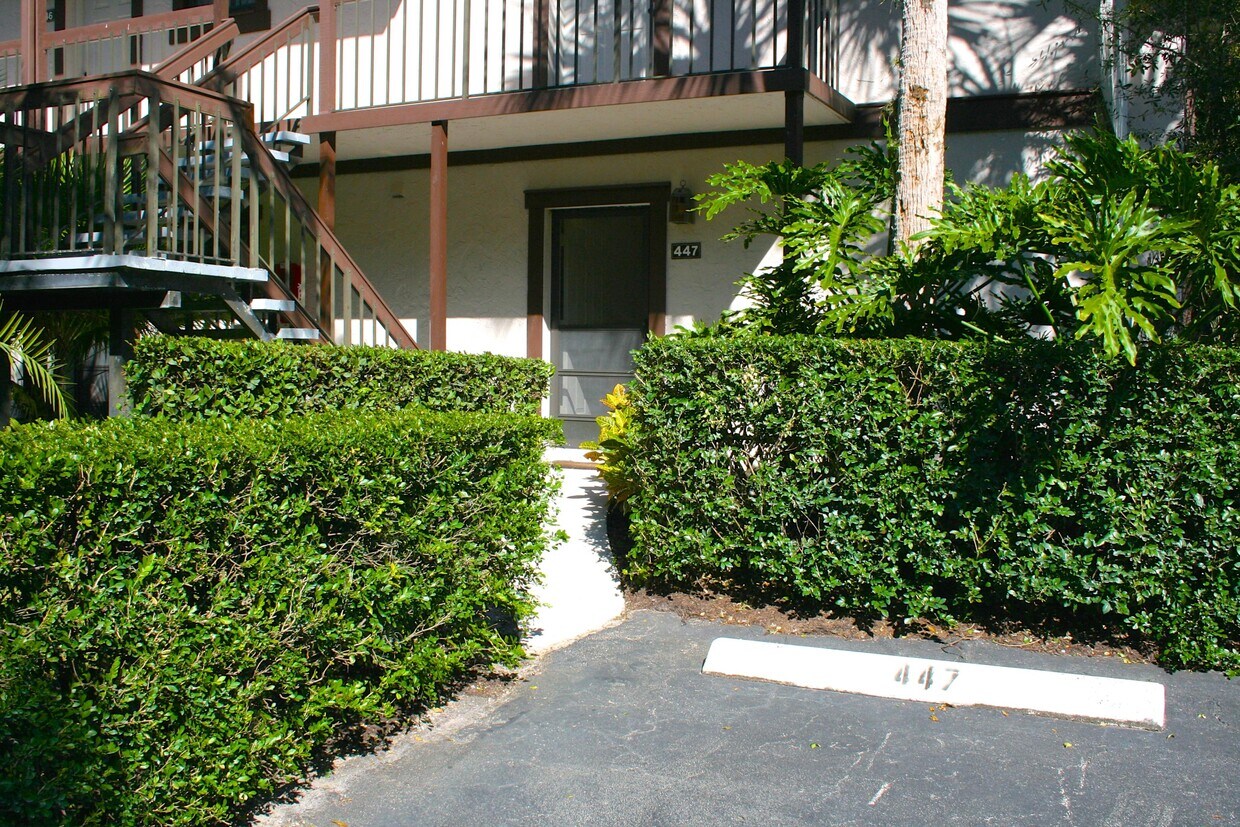 Foto principal - 11863 Wimbledon Cir