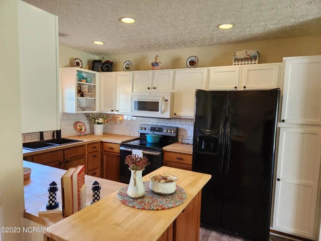 Building Photo - 105 Huntmaster Ct