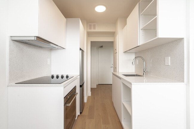 Building Photo - 99 Tyndall Ave