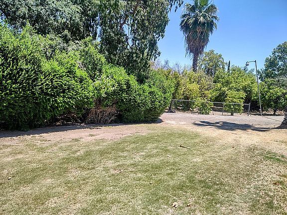 Building Photo - 2525 Ave Escuela