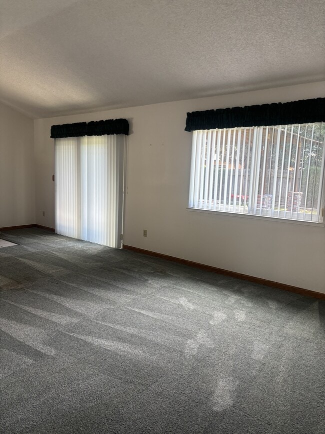 Building Photo - 1712 Shasta Ct