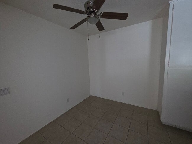 Building Photo - Spacious 2 Bedroom 2 Bath Upstairs Condominium