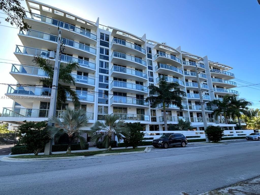 13800 Highland Dr Unit 402, North Miami Beach, FL 33181 Condo for