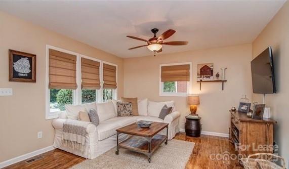 Foto del edificio - 1601 Starbrook Dr