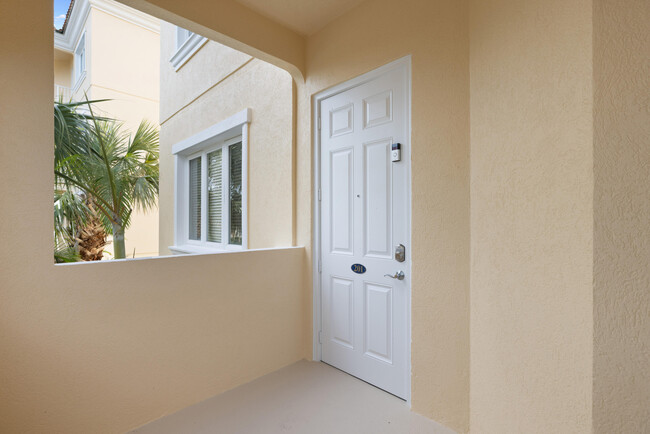 Foto del edificio - 33 Harbour Isle Dr E