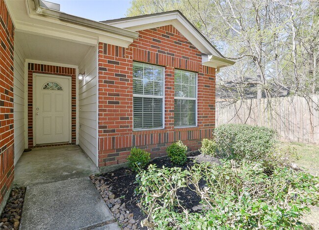 Foto del edificio - 2825 Woodspring Forest Dr