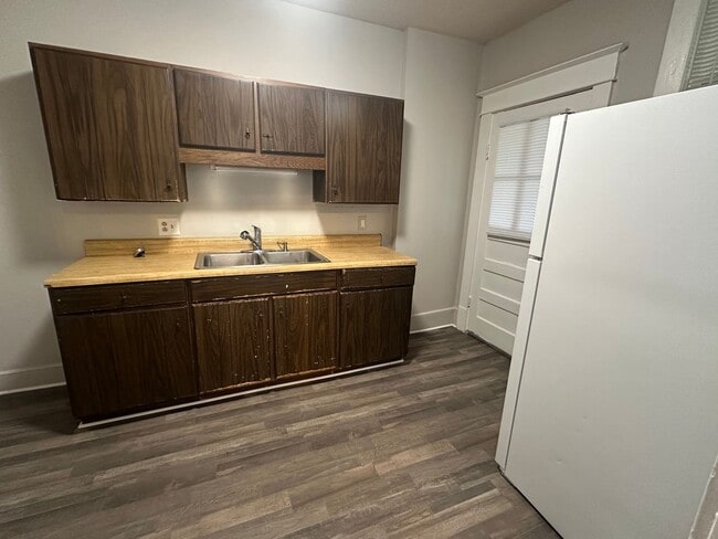 Building Photo - 3231-3233 Duncan St