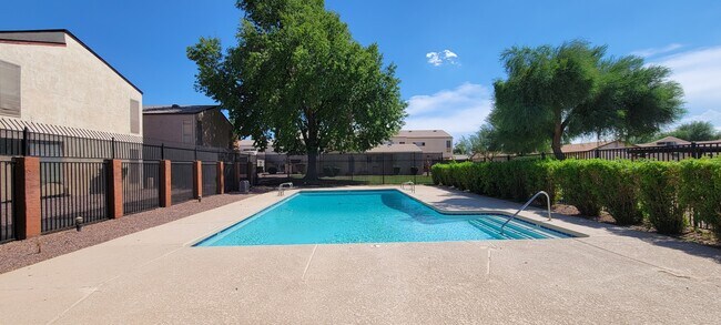 Foto del edificio - 2693 E Silk Oak Dr