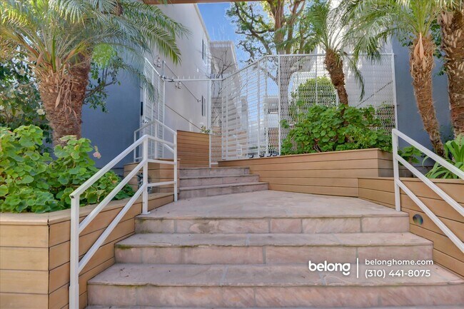Foto del edificio - 2223 S Bentley Ave