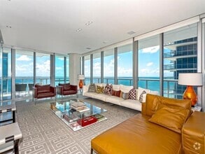 Building Photo - 17121 Collins Ave