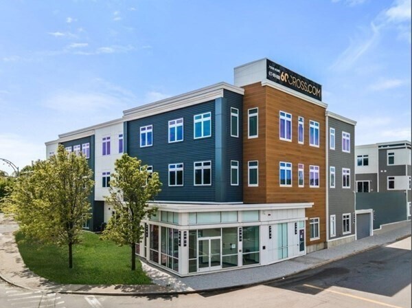 Building Photo - 60 Cross St E