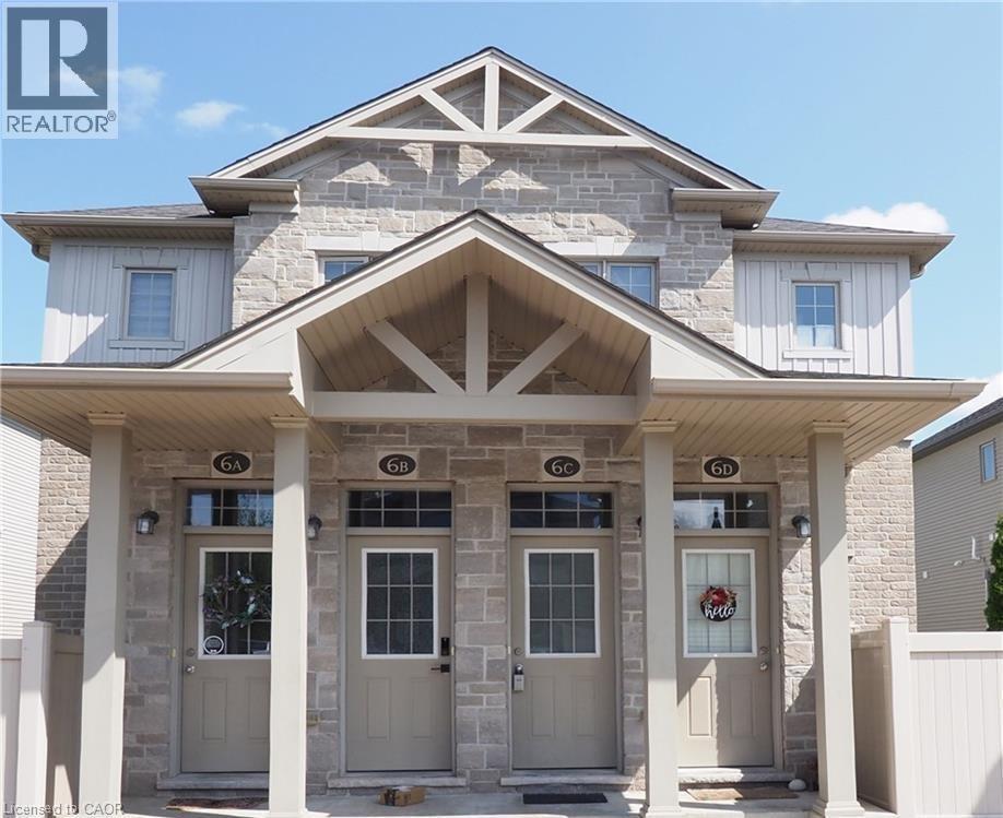 Photo principale - 388 Old Huron Rd