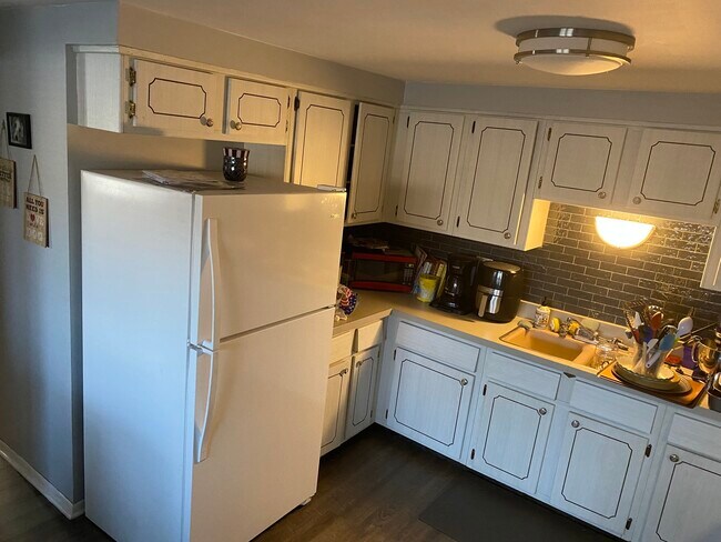 Foto del edificio - 8107 Grand Ave