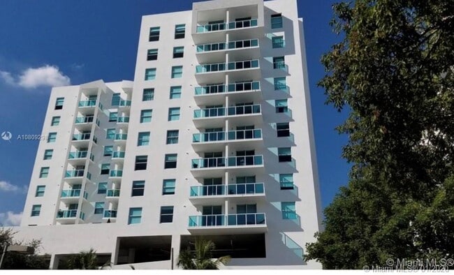 Building Photo - 1723 SW 2nd Ave